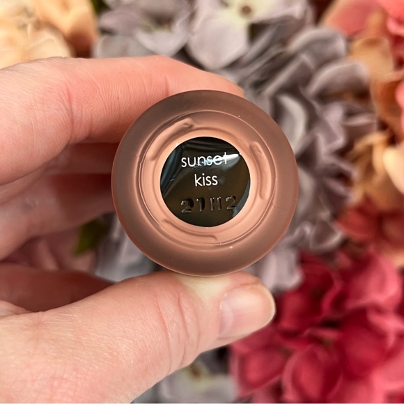 Rodial Blush Drops in Sunset Kiss - Picture 4 of 9